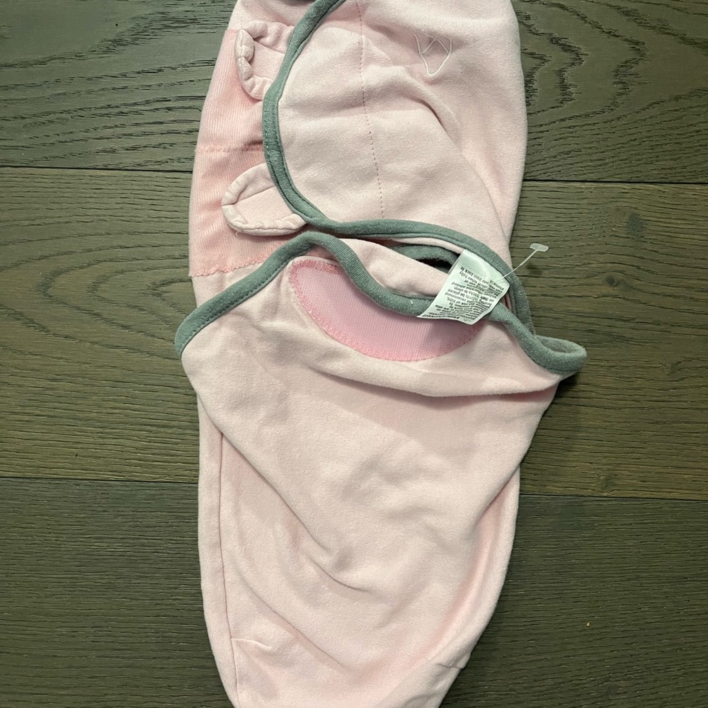Swaddle me brand girl swaddler 0-6M NWT